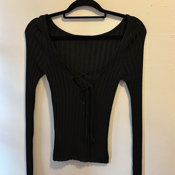 Free People Ribbed long sleeve Tie back sweater. NWOT. Black - Picture 4 of 5